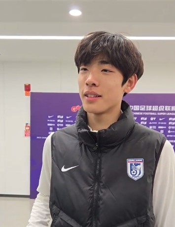 國青歸來上演中超首秀，朱鵬宇：感覺很好，場上大哥們很支持我