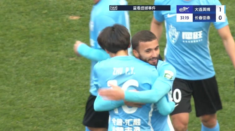 19歲朱鵬宇中超處子球！大連英博1-0領先長春亞泰，馬萊萊助攻