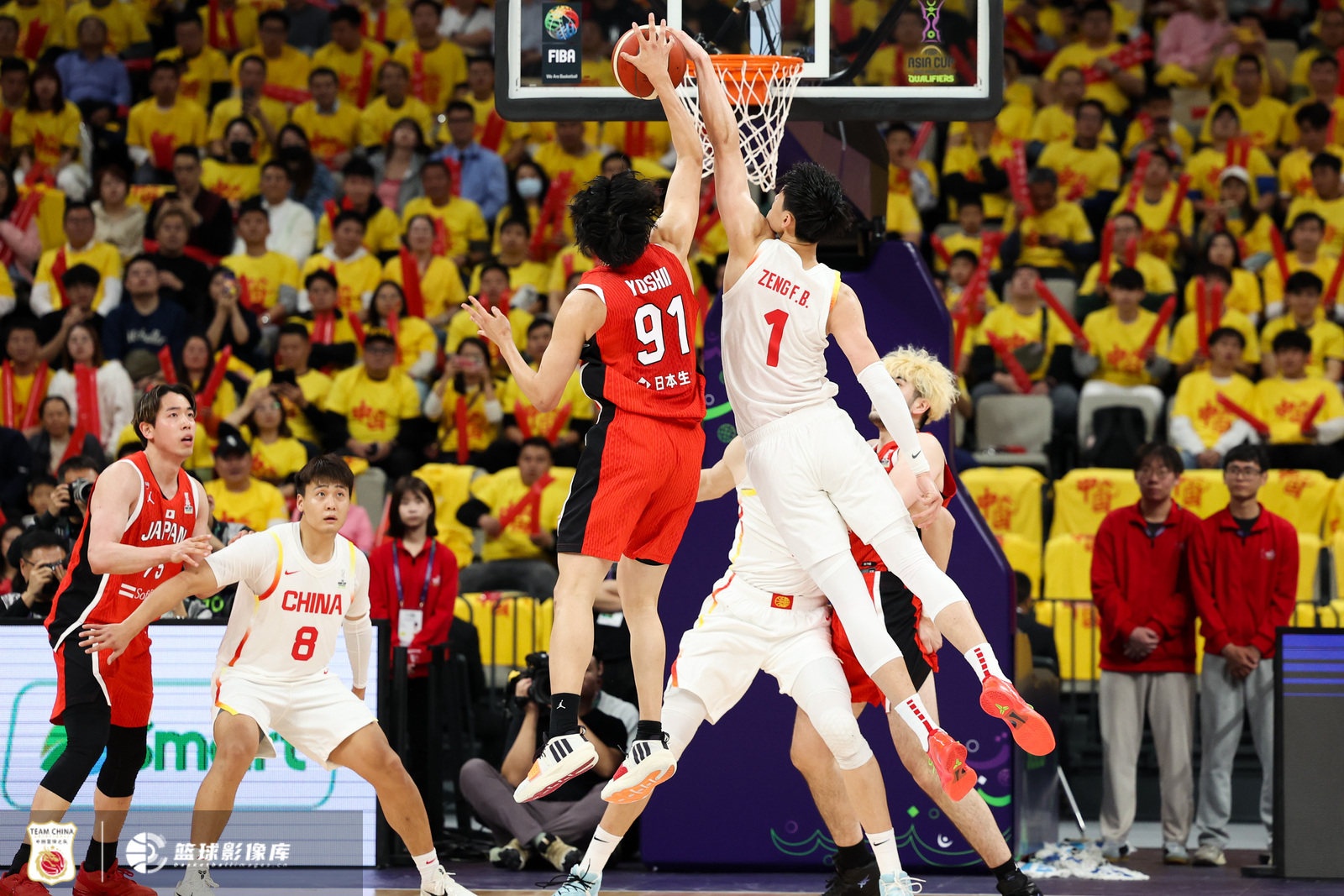 中國男籃內(nèi)外開花 曾凡博攻防一體在線 中國大勝日本42分！